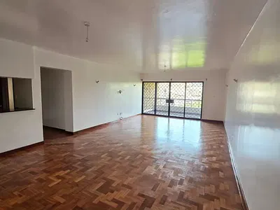 Executive Bedroom All-Ensuite Apartment with DSQ — Denis Pritt Road, Kilimani, Nairobi