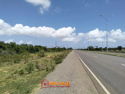 15 Acre Land Parcel with Ready Title Deed — Hindi, Lamu