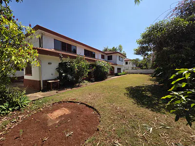 5 Bedroom House with Sq — Thigiri Ridge, Runda, Westlands, Nairobi