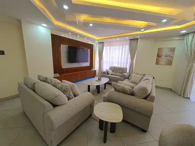 Elegant 3 Bedroom Apartment with DSQ — Kilimani, Nairobi