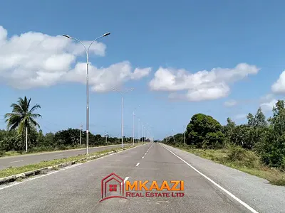 1 Acre Land Next to Toyota Kenya on the Lapsset Corridor — Lapsset Dual Carriageway, Hindi, Lamu